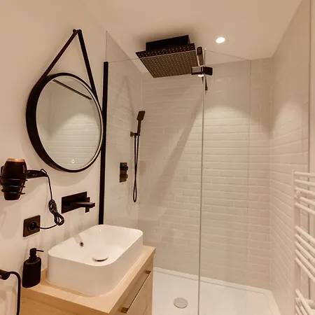 Daire La Caravelle - Modern 2 Steps From Downtown
