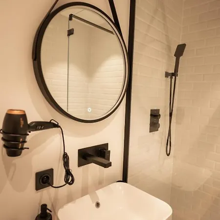 La Caravelle - Modern 2 Steps From Downtown Daire *